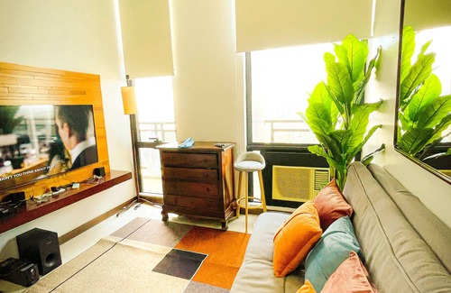 Downtown Condo | Lovely 2BR Penthouse in Gramercy (up to 8 pax)