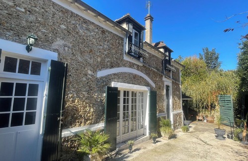 Saint-Cyr-sur-Morin Cottage | Lovely 3-bedroom cottage between Disneyland, Paris and Champagne Reims