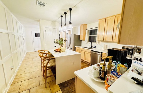 Manor House | Lovely 3BR w/King Bed,15 Min from Downtown Austin