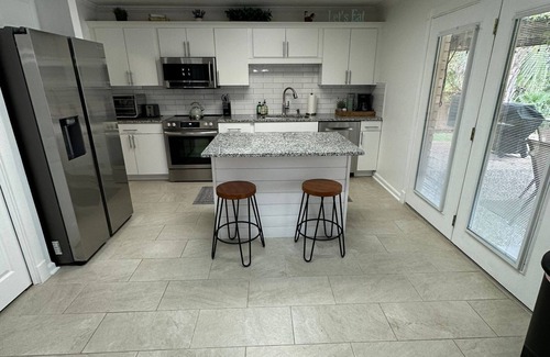 Stone Oak House | Lovely 4 bedroom home, with pool , heating pool is 45$ a day extra on request