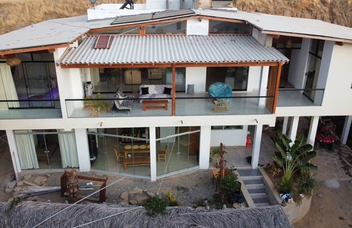 Punta Veleros House | Lovely 5-bedroom house in Organos for your perfect beach getaway