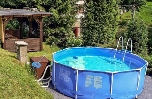 Starkov Villa | Lovely apartment in villa for 4 people with pool, WIFI, TV, patio and pets allowed