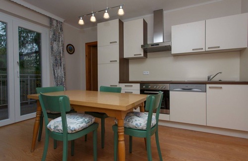 Augsdorf Apartment | Lovely apartment for 4 guests with WIFI, TV and balcony