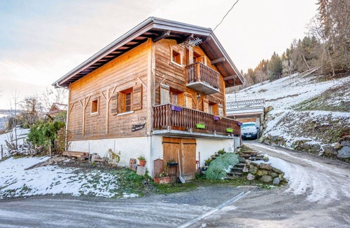 Saint-Gervais-les-Bains Apartment | Lovely apartment for 4 guests with WIFI, TV, balcony and parking
