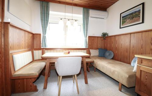 Weizelsdorf Apartment | Lovely Apartment In Strau With Wifi