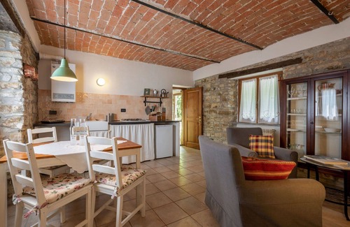 Monastero Bormida Apartment | Lovely apartment for 2 guests with WIFI, pool and TV