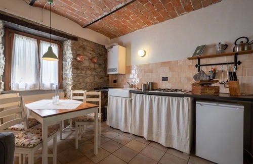 Monastero Bormida Apartment | Lovely apartment for 2 guests with WIFI, pool and TV