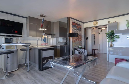 Le Home Apartment | Lovely apartment for 4 people with WIFI, TV and balcony