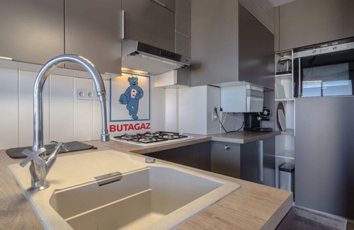 Le Home Apartment | Lovely apartment for 4 people with WIFI, TV and balcony