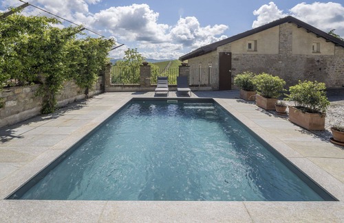 Monforte d'Alba Apartment | Lovely apartment for 4 people with pool, WIFI and terrace, close to Alba