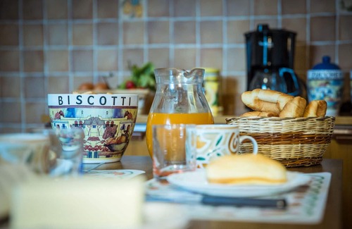 Pergine Valdarno Apartment | Lovely apartment for 4 guests with WIFI, TV and patio, close to Arezzo