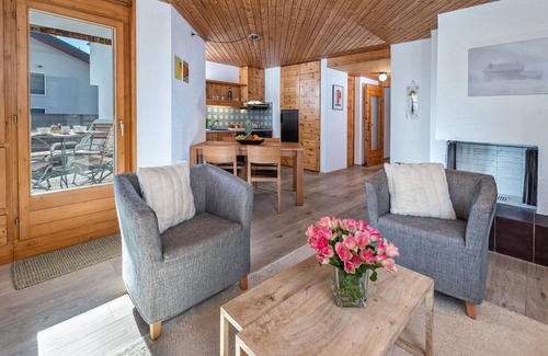 Lenzerheide Apartment | Lovely apartment for 4 people with TV and balcony