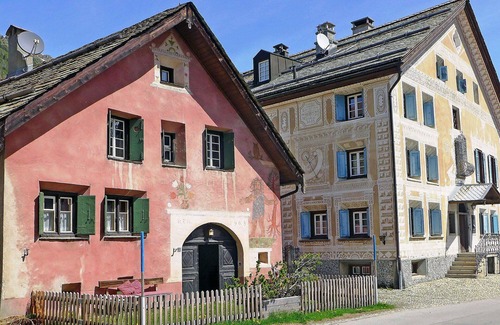 Bever Apartment | Lovely apartment for 2 people with WIFI, TV, patio and panoramic view