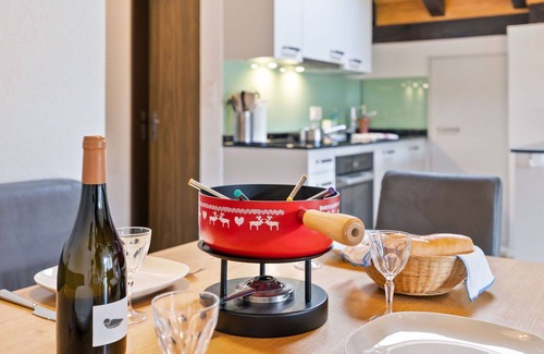 Graechen Apartment | Lovely apartment for 4 people with WIFI, TV, balcony and panoramic view