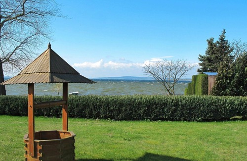 Verchen Apartment | Lovely apartment for 4 people with WIFI, TV, patio and pets allowed