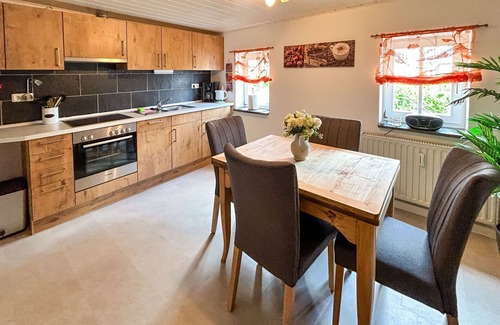 Grossschoenau Apartment | Lovely apartment for 4 people with WIFI, TV, patio and pets allowed
