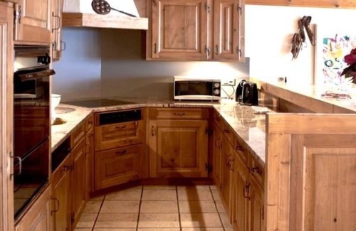 Gstaad Apartment | Lovely apartment for 4 guests with WIFI, TV and balcony