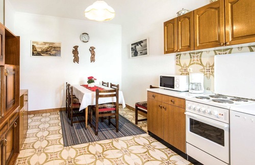 Donji Kraj Apartment | Lovely apartment for 4 guests with WIFI, A/C, TV, terrace and pets allowed