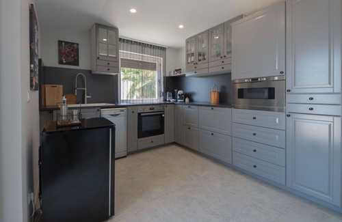 Tulisevica Apartment | Lovely apartment for 4 guests with A/C, pool, WIFI, TV, terrace and pets allowed