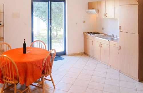 Ravni Apartment | Lovely apartment for 4 people with WIFI, A/C, TV and terrace