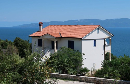 Ravni Apartment | Lovely apartment for 4 people with WIFI, A/C, TV and terrace