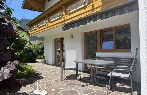 Weissenbach am Lech Apartment | Lovely apartment for 6 people with WIFI, TV, terrace and pets allowed