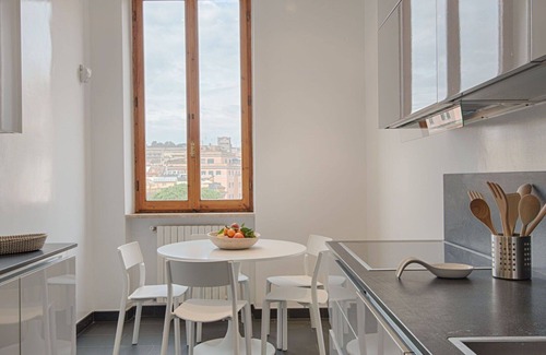 Rione XIV Borgo Apartment | Lovely apartment for 6 people with A/C, WIFI and TV