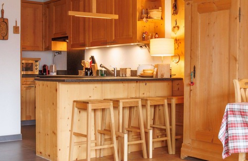 Champery Apartment | Lovely apartment for 4 people with WIFI, TV, balcony and panoramic view
