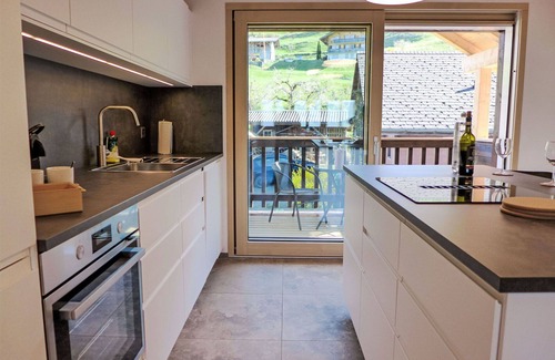 Krattigen Apartment | Lovely apartment for 5 guests with WIFI, TV, balcony and panoramic view