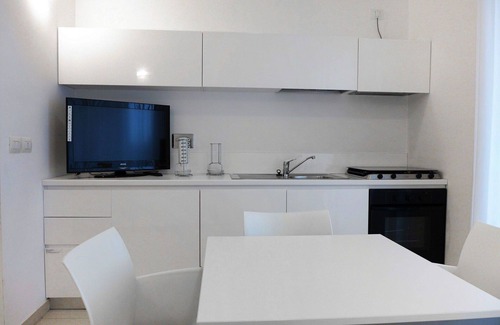 Marina di Vasto Apartment | Lovely apartment for 4 guests with pool, WIFI, A/C, TV, patio and pets allowed