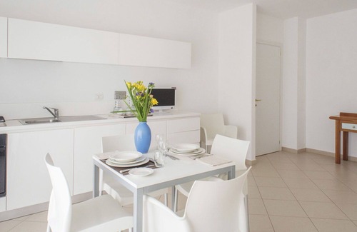 Marina di Vasto Apartment | Lovely apartment for 4 guests with pool, WIFI, A/C, TV, patio and pets allowed