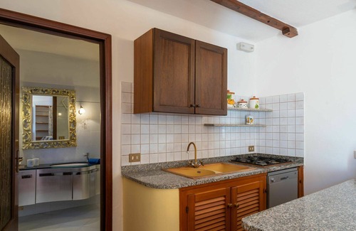 Valloria Apartment | Lovely apartment for 4 guests with WIFI, hot tub, A/C, pool, TV and patio