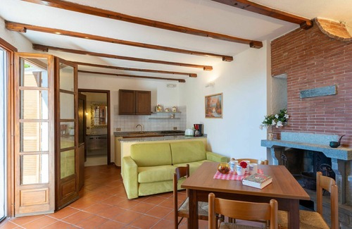 Valloria Apartment | Lovely apartment for 4 guests with WIFI, hot tub, A/C, pool, TV and patio
