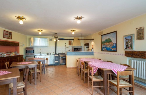 Valloria Apartment | Lovely apartment for 4 guests with WIFI, hot tub, A/C, pool, TV and patio