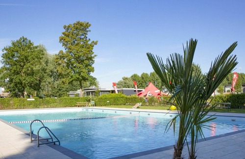 's-Gravendeel Apartment | Lovely apartment for 6 guests with WIFI, TV, terrace and parking