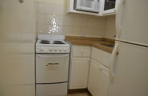 Sunset Crest Apartment | Lovely Apartment Ideally Located Close to Platinum Beaches and High-End Shopping