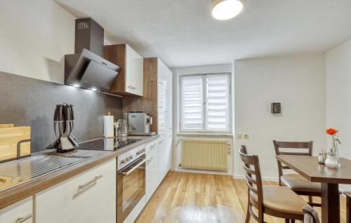 Oberweissenbrunn Apartment | Lovely Apartment In Bischofsheim With Wifi