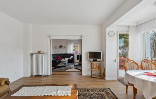 Kernberge Apartment | Lovely Apartment In Jena With Wifi