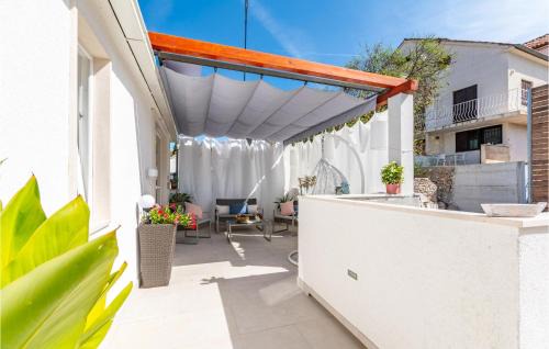 Cove Makarac (Milna) Apartment | Lovely Apartment In Milna With Wifi