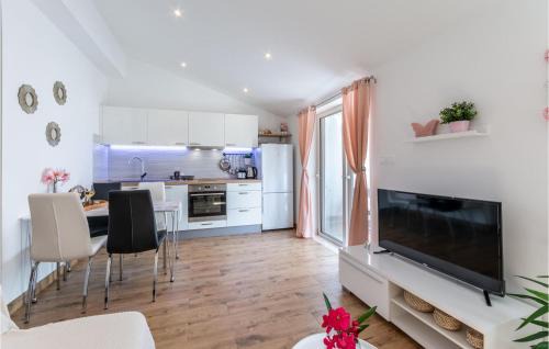 Cove Makarac (Milna) Apartment | Lovely Apartment In Milna With Wifi