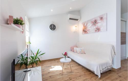 Cove Makarac (Milna) Apartment | Lovely Apartment In Milna With Wifi
