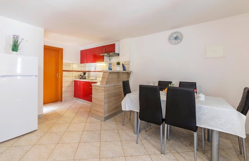 Pavicini Apartment | Lovely apartment in Pavicini with WiFi
