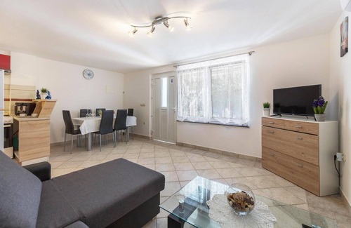 Pavicini Apartment | Lovely apartment in Pavicini with WiFi