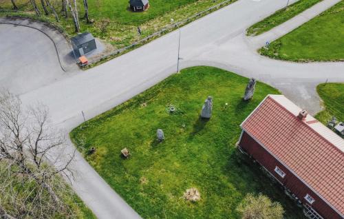 Hallevadsholm House | Lovely Apartment In Hällevadsholm