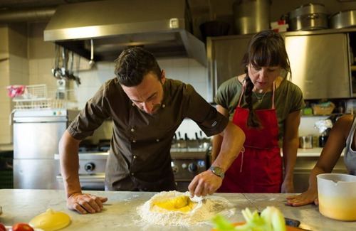 Montebonello Villa | Lovely apartment in villa for 6 guests with pool, WIFI, TV, veranda and pets allowed