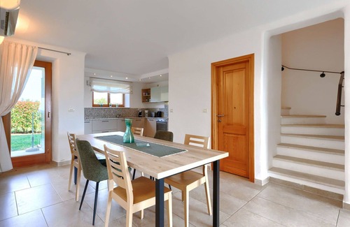 Baredine House | Lovely apartment in villa for 6 people with A/C, WIFI, pool, TV, terrace and panoramic view