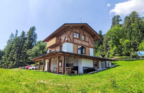 Livo Villa | Lovely apartment in villa for 4 guests with WIFI, TV, patio and panoramic view