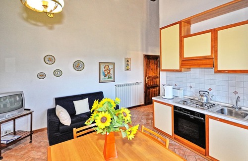 San Gimignano Apartment | Lovely apartment for 2 guests with WIFI, pool, A/C, TV, patio and panoramic view