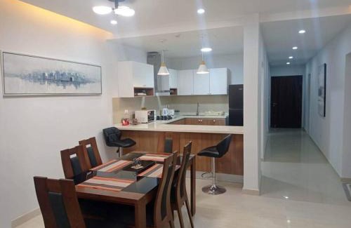 Kirkos Apartment | Lovely Apt 2bd 2ba+DSQ - walking dist to UN-ECA, Addis Ababa