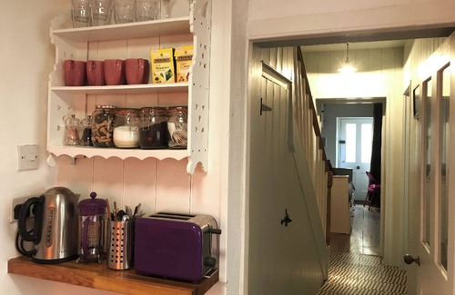 St Leonards-On-Sea Apartment | Lovely beachfront Apartment with private courtyard